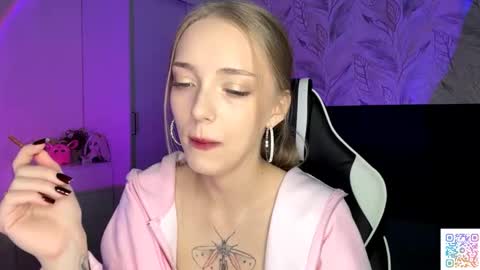 Jessica online show from November 21, 2025, 5:11 pm