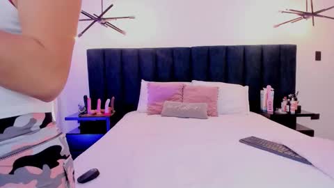 susyy online show from October 19, 2025, 3:40 am