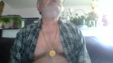 Snapshot of suv1 chatting on April 23, 2026, 8:24 am Otto online show from April 23, 2026, 8:24 am