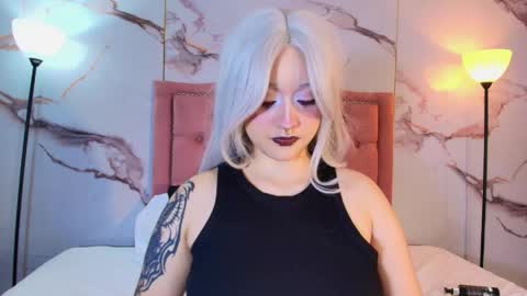 Snapshot of suxan_white chatting on May 20, 2026, 9:43 pm suxan_white online show from May 20, 2026, 9:43 pm