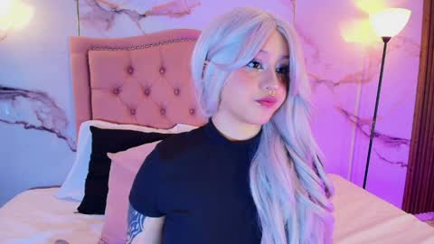 Snapshot of suxan_white chatting on May 25, 2026, 8:48 pm suxan_white online show from May 25, 2026, 8:48 pm