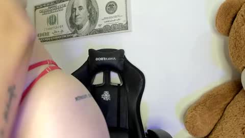 suzan__cooper2 online show from September 30, 2025, 2:11 pm