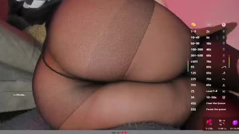 Snapshot of suzanana chatting on July 22, 2026, 1:36 pm suzanana online show from July 22, 2026, 1:36 pm