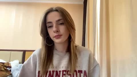 Emila online show from April 23, 2026, 12:15 pm