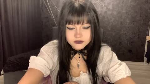 EmilySuonn online show from April 30, 2026, 5:14 am