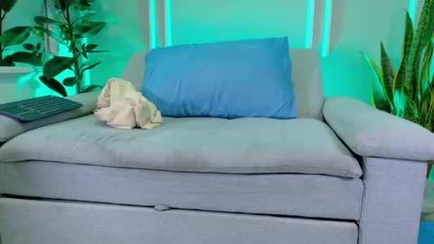 Suzy online show from April 22, 2026, 9:05 pm