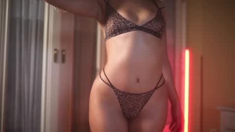 suzysuza online show from March 23, 2026, 11:58 am