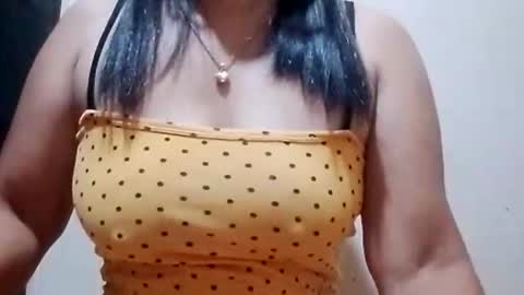 suzzie_hot online show from January 7, 2026, 9:17 pm