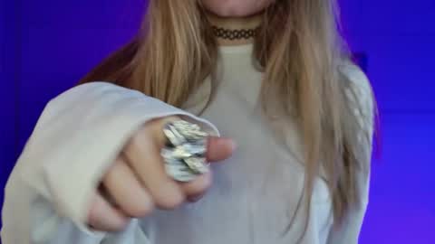 Eva online show from November 9, 2025, 5:06 am