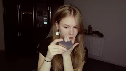 Eva online show from November 28, 2025, 5:21 am