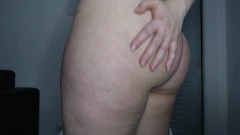 sweat_mia online show from February 19, 2025, 11:36 pm