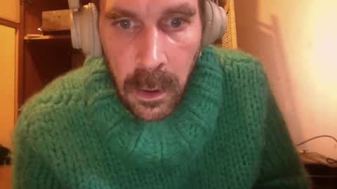 sweaterboy666 online show from January 22, 2025, 9:46 am