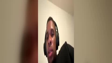 Snapshot of sweatyeye chatting on June 18, 2026, 4:02 am ILuvBoobiesFr online show from June 18, 2026, 4:02 am