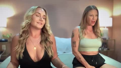 Swedish Candii online show from November 23, 2025, 2:44 am