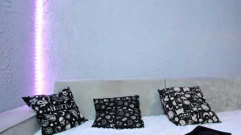 Luna Ootsutsuki online show from December 2, 2024, 4:42 am