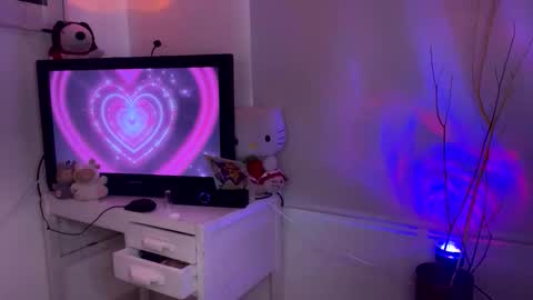 Snapshot of sweeetbabyy22 chatting on April 28, 2026, 7:41 pm Valeria online show from April 28, 2026, 7:41 pm
