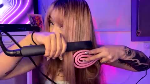 Snapshot of sweeetbabyy22 chatting on May 23, 2026, 8:18 am Valeria online show from May 23, 2026, 8:18 am