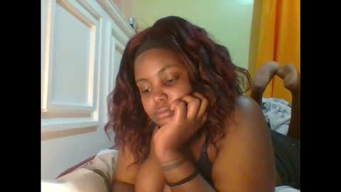 sweet52537 online show from November 5, 2025, 11:49 pm