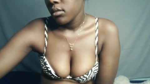 sweet69berry online show from December 14, 2025, 7:14 am