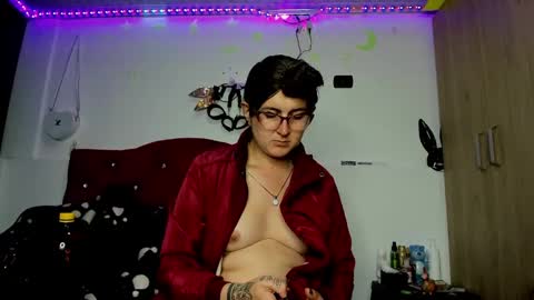 sweet__suck69bitch online show from January 7, 2025, 2:42 am