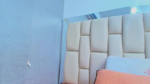 Amye  online show from September 14, 2025, 7:13 pm