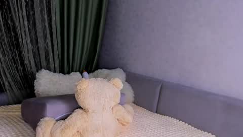 Snapshot of sweet_barbe chatting on May 1, 2026, 5:28 pm Alice online show from May 1, 2026, 5:28 pm
