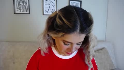 Bella Valery online show from November 24, 2025, 10:53 pm