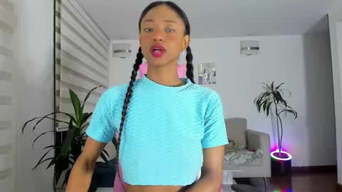 sweet_brunette88 online show from January 6, 2025, 12:27 am