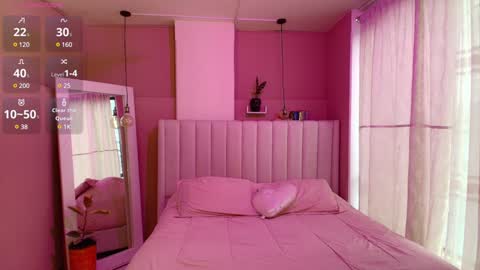 Camila online show from December 30, 2024, 9:29 pm