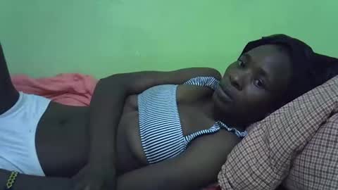 Snapshot of sweet_candie01 chatting on September 28, 2025, 2:00 pm sweet_candie01 online show from September 28, 2025, 2:00 pm