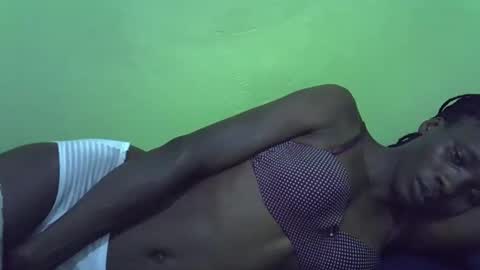 Snapshot of sweet_candie01 chatting on October 25, 2025, 11:40 am sweet_candie01 online show from October 25, 2025, 11:40 am