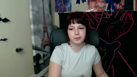 Snapshot of sweet_cherryg chatting on May 14, 2026, 7:15 am Ivy online show from May 14, 2026, 7:15 am