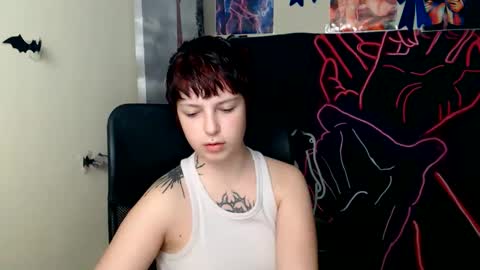 Snapshot of sweet_cherryg chatting on June 5, 2026, 7:03 am Ivy online show from June 5, 2026, 7:03 am