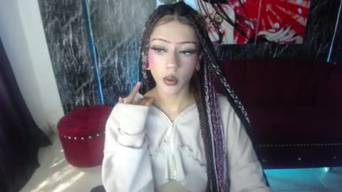 DOLLY online show from November 21, 2025, 3:33 pm