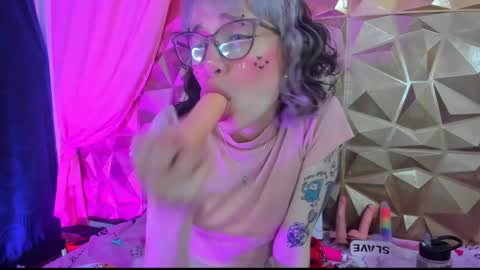  emmili  online show from January 16, 2025, 3:13 pm