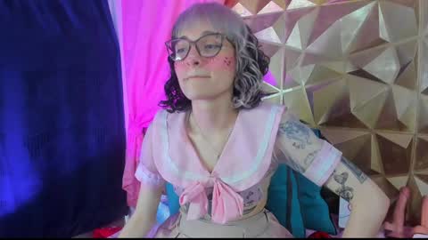  emmili  online show from January 17, 2025, 3:11 pm