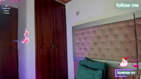  emmili  online show from March 17, 2026, 12:08 pm