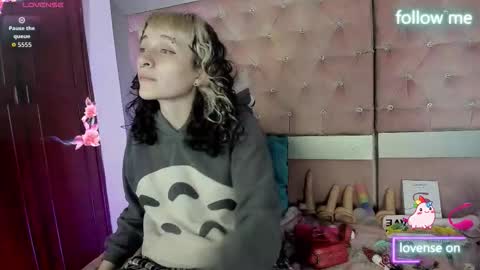  emmili  online show from March 19, 2026, 12:09 pm