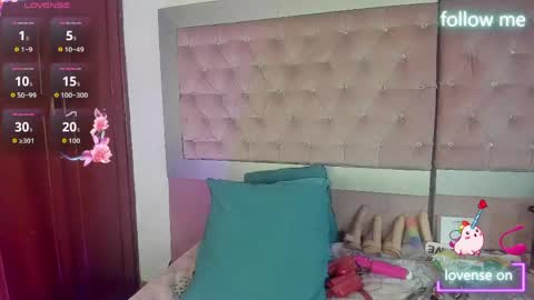  emmili  online show from April 16, 2026, 12:28 pm