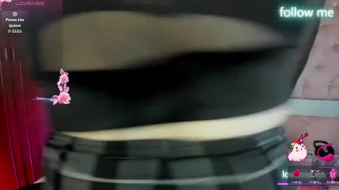  emmili  online show from April 22, 2026, 12:18 pm