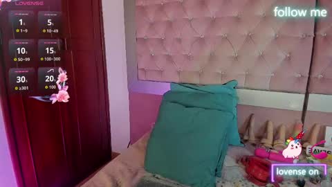  emmili  online show from April 27, 2026, 12:25 pm