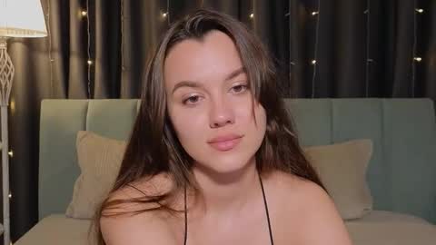 Snapshot of sweet_haeven chatting on May 7, 2026, 9:09 pm Im Mia.LOVELY PATTERNS 100 120 160 200 my toy buzzes from 2 tip online show from May 7, 2026, 9:09 pm