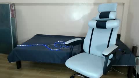 sophia daisy  online show from February 14, 2025, 2:07 am