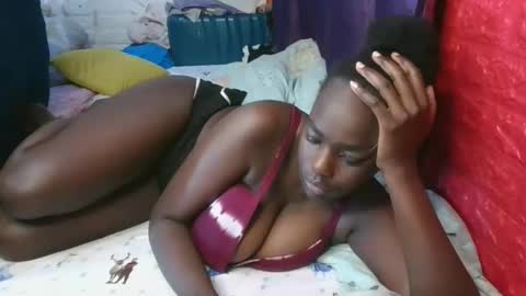 Snapshot of sweet_hennessey chatting on May 26, 2026, 10:11 am sweet_hennessey online show from May 26, 2026, 10:11 am