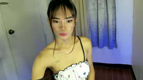 Snapshot of sweet_kyliexx chatting on June 15, 2026, 5:20 am sweet_kyliexx online show from June 15, 2026, 5:20 am