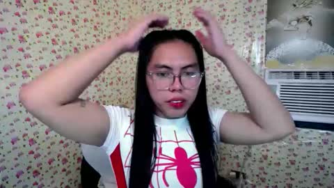 sweet_kyline69 online show from October 19, 2025, 11:22 am
