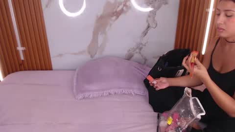 carollay online show from December 4, 2025, 12:25 pm