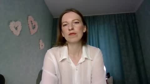 sweet_lilbunny online show from September 10, 2025, 2:00 am
