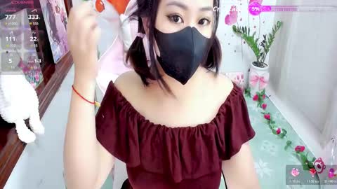 Lily online show from October 23, 2025, 7:23 pm
