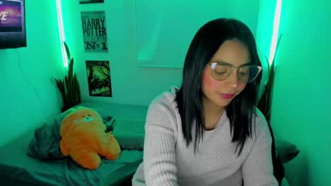 Lina online show from April 21, 2026, 12:34 am